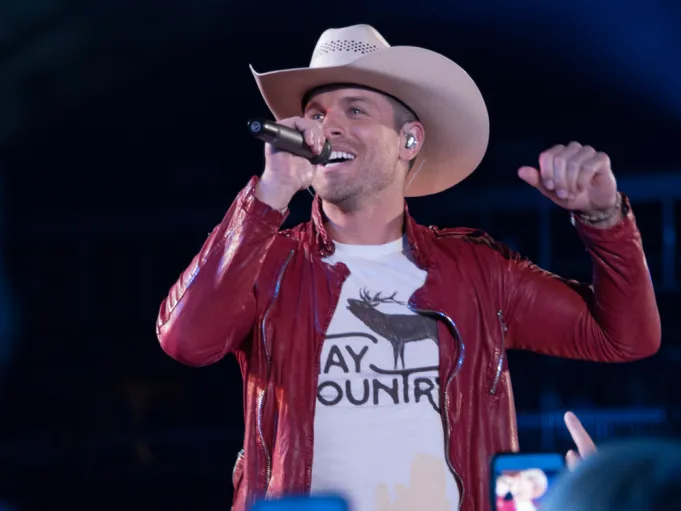 Dustin Lynch